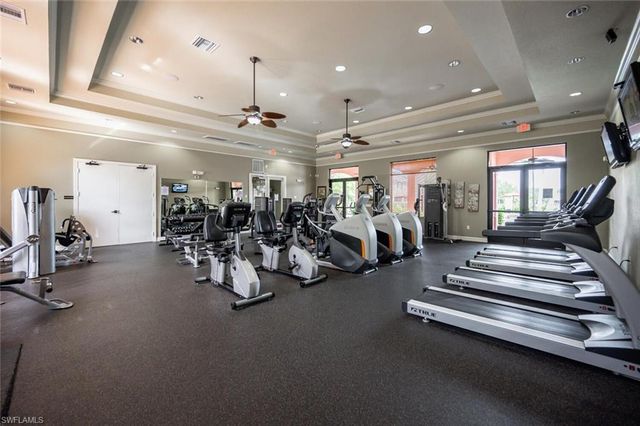 7923 BRISTOL CIR, Naples, FL 34120