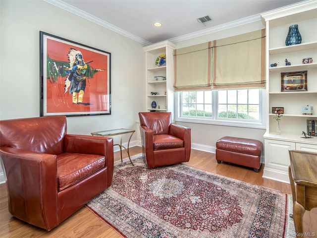 229 Miro Place 422, Port Washington, NY 11050