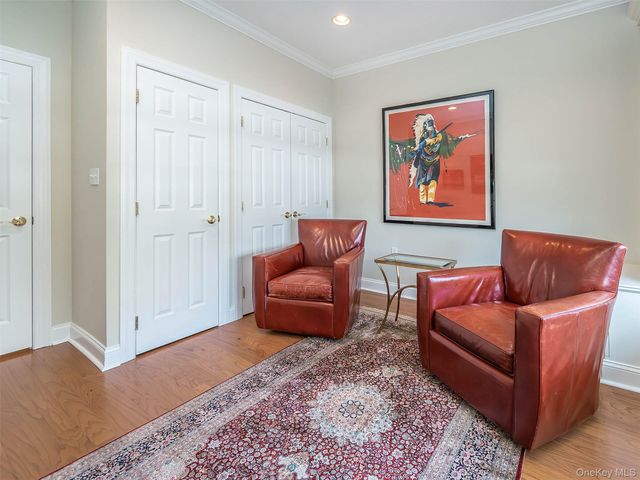 229 Miro Place 422, Port Washington, NY 11050