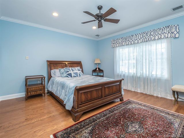 229 Miro Place 422, Port Washington, NY 11050