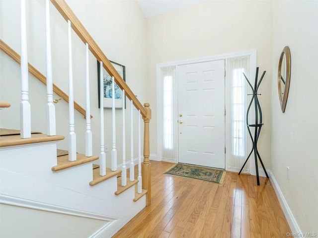 229 Miro Place 422, Port Washington, NY 11050