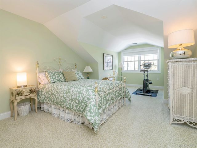 229 Miro Place 422, Port Washington, NY 11050