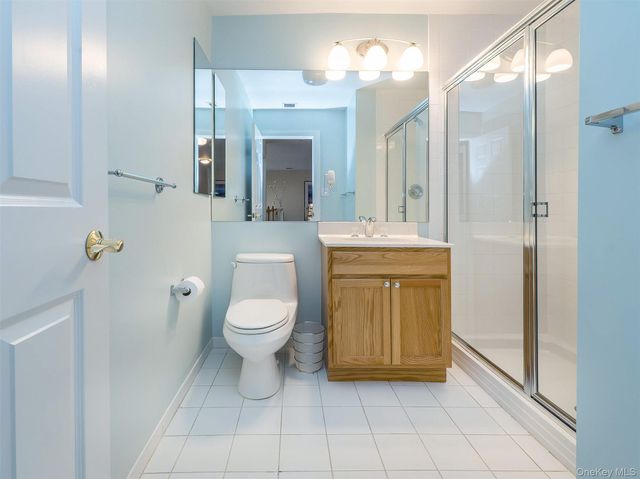 229 Miro Place 422, Port Washington, NY 11050