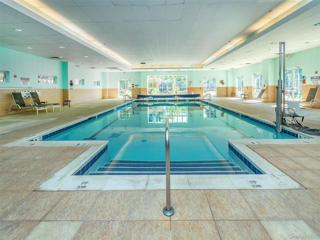 229 Miro Place 422, Port Washington, NY 11050