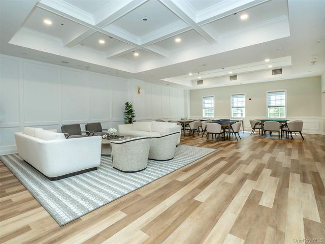 229 Miro Place 422, Port Washington, NY 11050