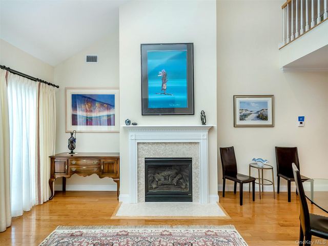 229 Miro Place 422, Port Washington, NY 11050