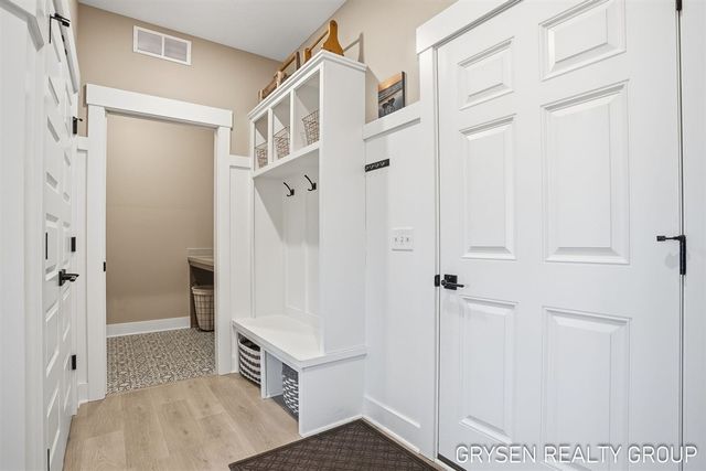 6657 Maria Drive, Hudsonville, MI 49426