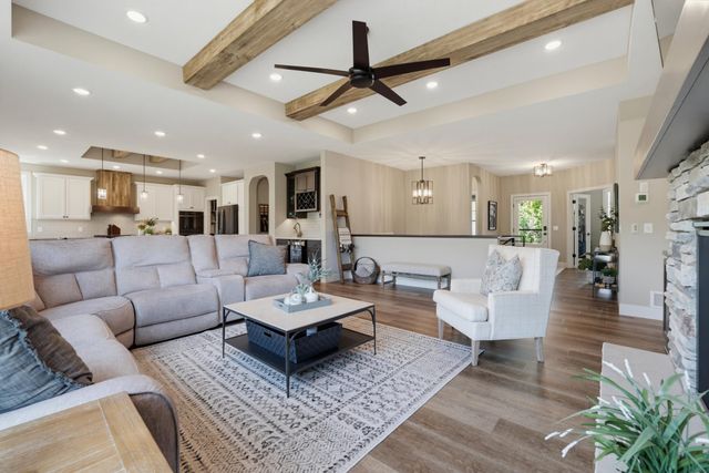 977 Pheasant Run S, Lino Lakes, MN 55014