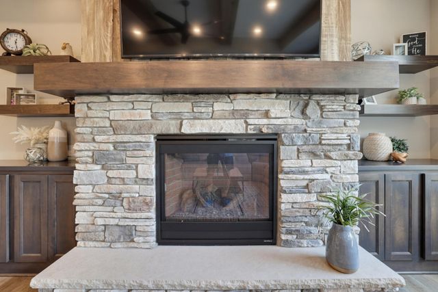 977 Pheasant Run S, Lino Lakes, MN 55014