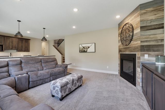 977 Pheasant Run S, Lino Lakes, MN 55014