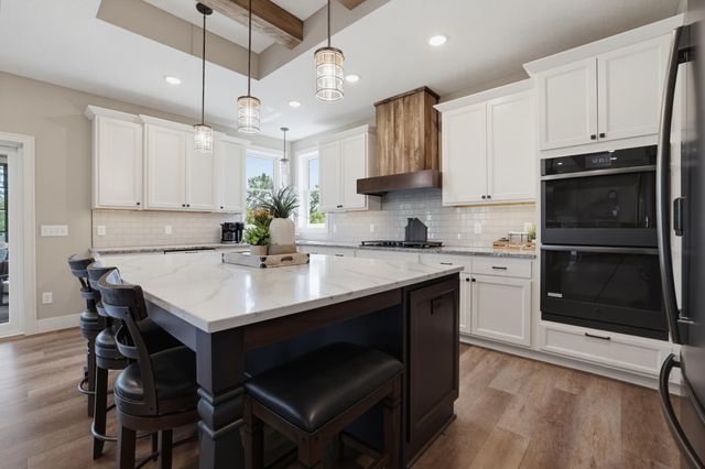 977 Pheasant Run S, Lino Lakes, MN 55014