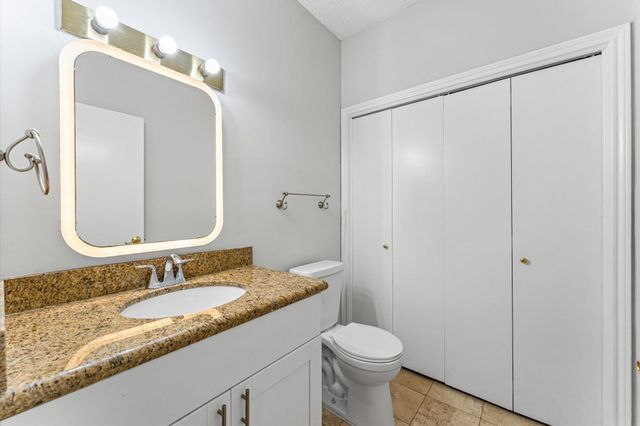 2220 Bering Drive 23, Houston, TX 77057