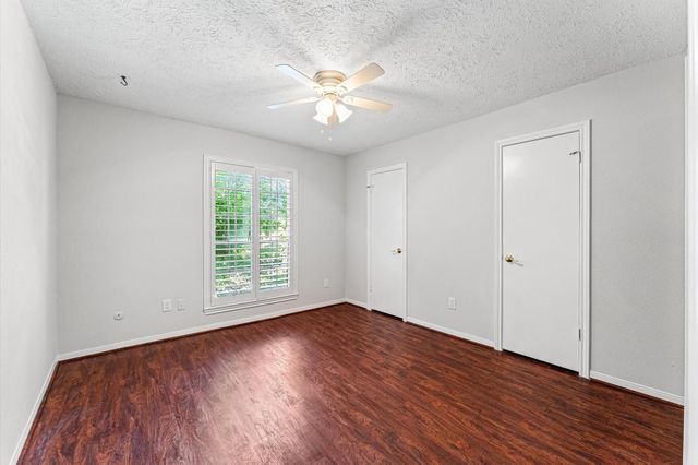 2220 Bering Drive 23, Houston, TX 77057