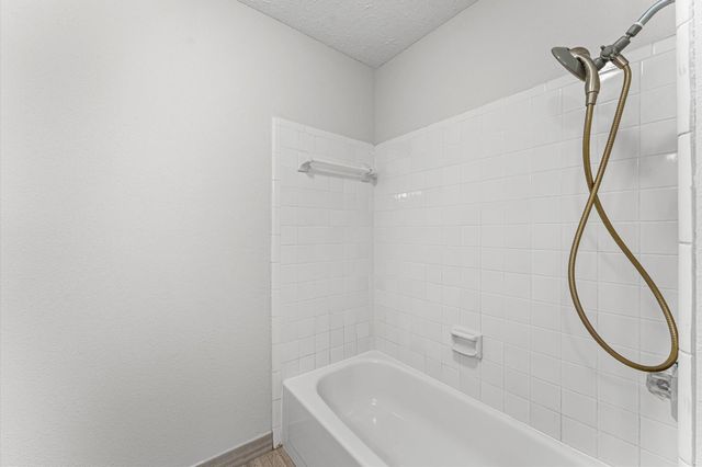 2220 Bering Drive 23, Houston, TX 77057