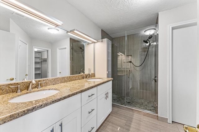 2220 Bering Drive 23, Houston, TX 77057