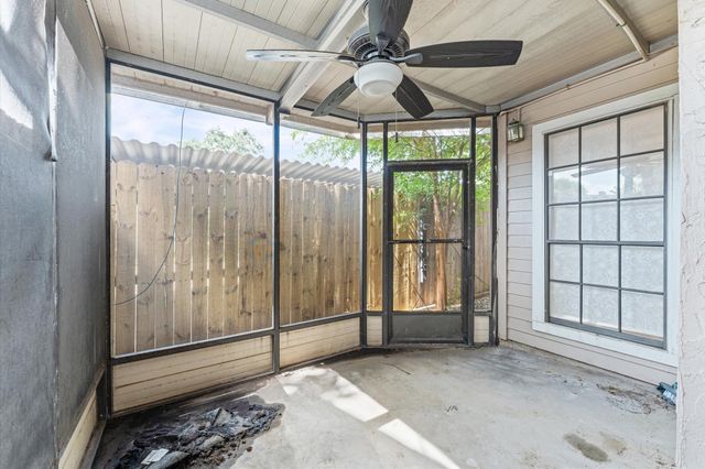 2220 Bering Drive 23, Houston, TX 77057