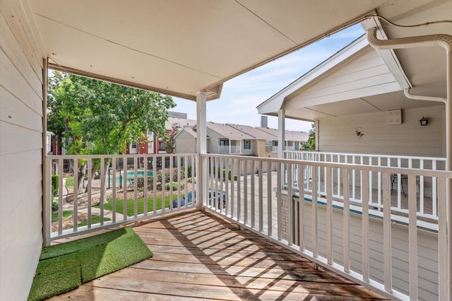 2220 Bering Drive 23, Houston, TX 77057
