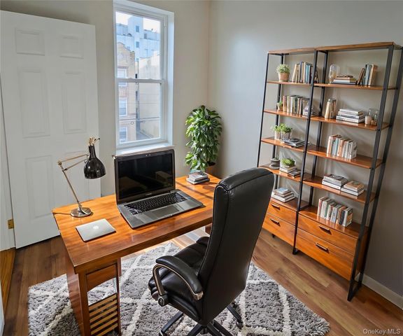 6085 71st Avenue 3, Ridgewood, NY 11385