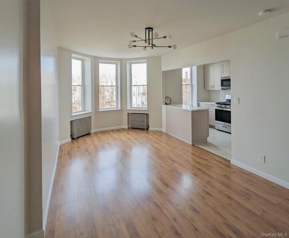 6085 71st Avenue 3, Ridgewood, NY 11385