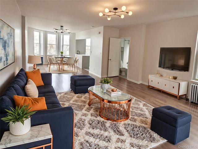 6085 71st Avenue 3, Ridgewood, NY 11385