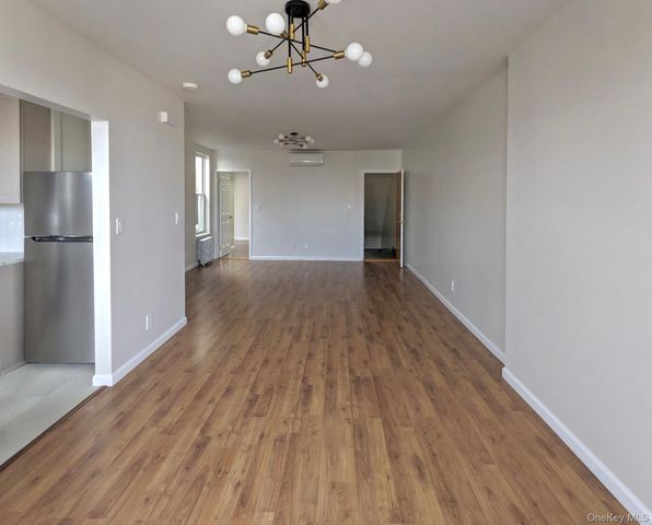 6085 71st Avenue 3, Ridgewood, NY 11385