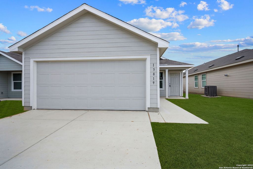 13819 BUFFALO VLY, San Antonio, TX 78252