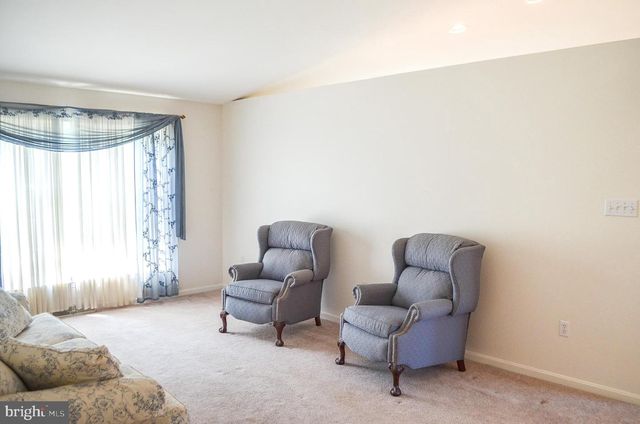 16 HOFFHEINS DR, New Freedom, PA 17349