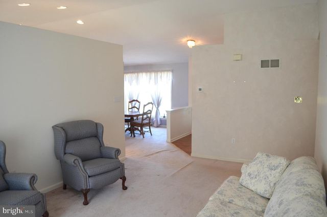 16 HOFFHEINS DR, New Freedom, PA 17349
