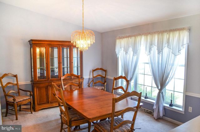 16 HOFFHEINS DR, New Freedom, PA 17349