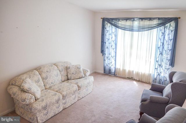 16 HOFFHEINS DR, New Freedom, PA 17349