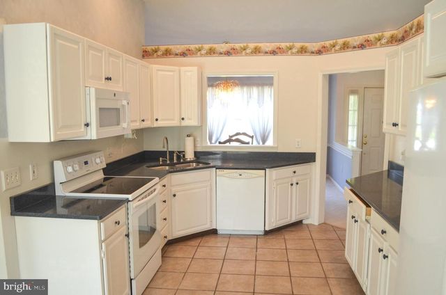 16 HOFFHEINS DR, New Freedom, PA 17349