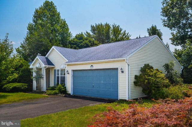 16 HOFFHEINS DR, New Freedom, PA 17349