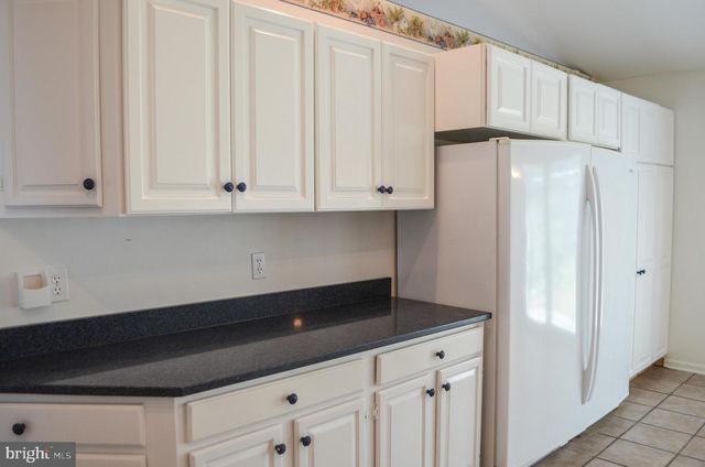 16 HOFFHEINS DR, New Freedom, PA 17349