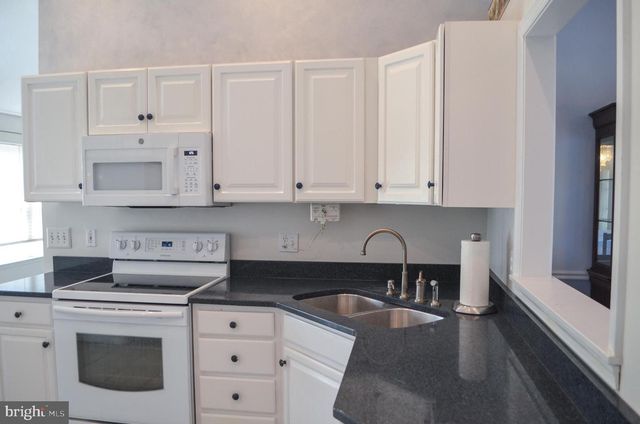 16 HOFFHEINS DR, New Freedom, PA 17349