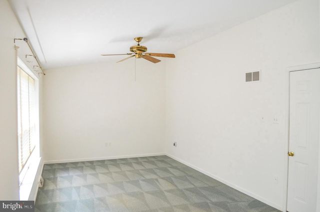 16 HOFFHEINS DR, New Freedom, PA 17349
