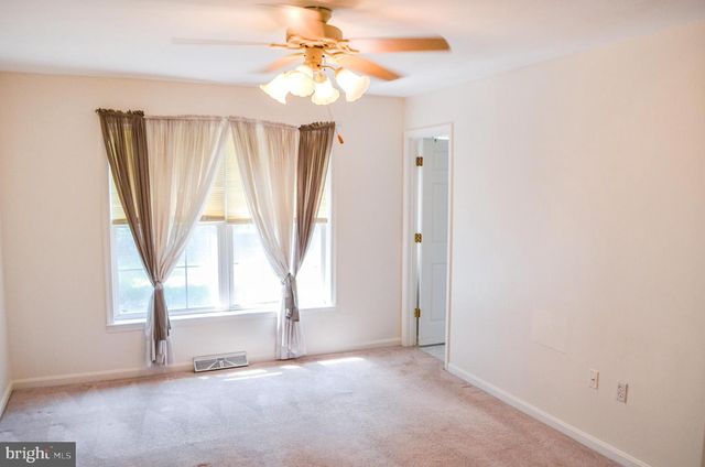 16 HOFFHEINS DR, New Freedom, PA 17349