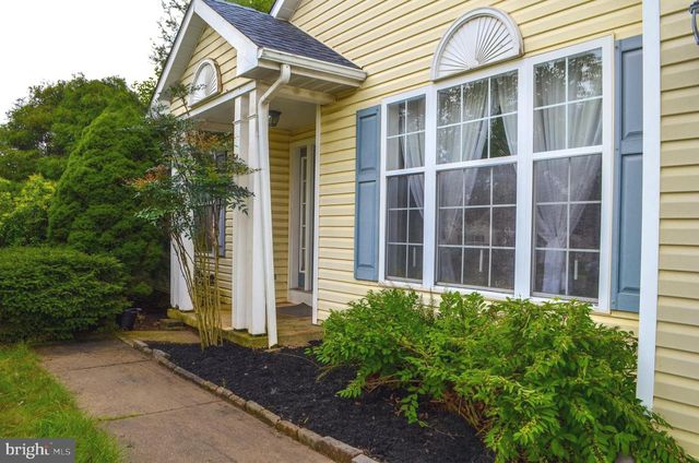 16 HOFFHEINS DR, New Freedom, PA 17349