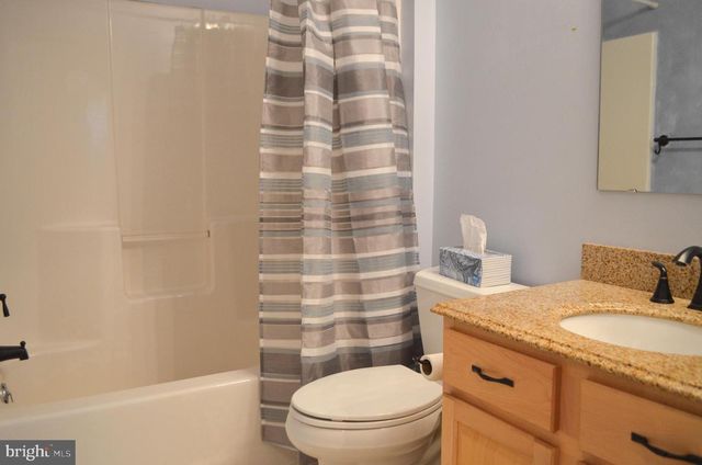 16 HOFFHEINS DR, New Freedom, PA 17349