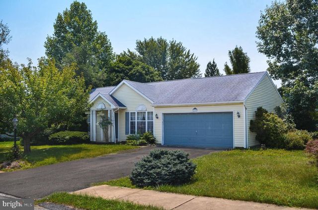 16 HOFFHEINS DR, New Freedom, PA 17349