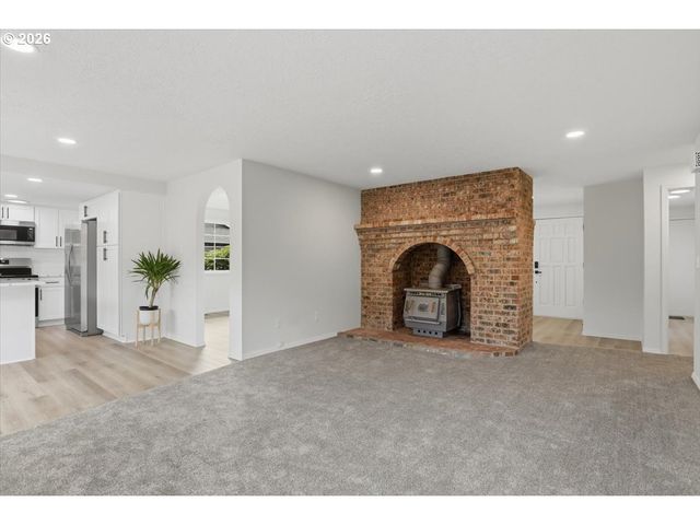 3885 Sw 8TH St, Gresham, OR 97030