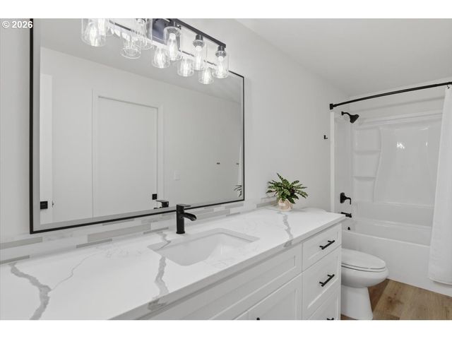 3885 Sw 8TH St, Gresham, OR 97030