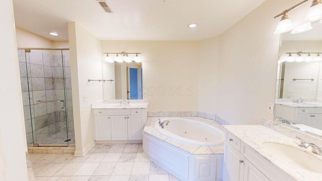 5745 Newbank Circle, 202 202, Dublin, OH 43017