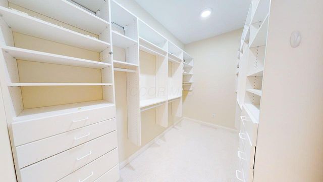 5745 Newbank Circle, 202 202, Dublin, OH 43017