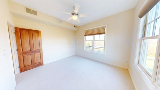 5745 Newbank Circle, 202 202, Dublin, OH 43017