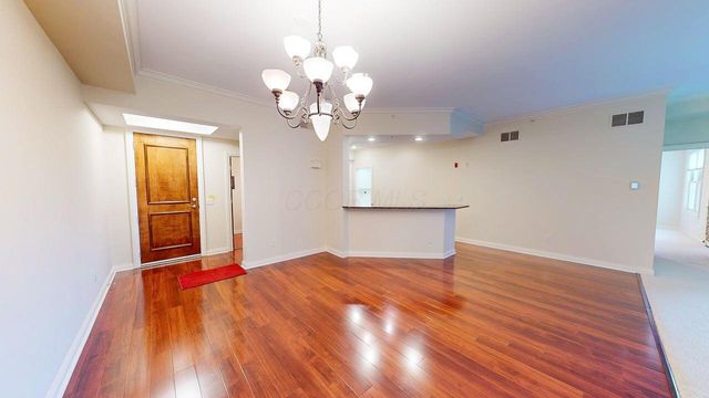 5745 Newbank Circle, 202 202, Dublin, OH 43017