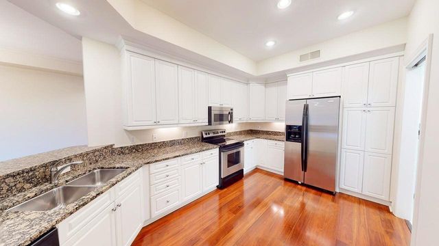 5745 Newbank Circle, 202 202, Dublin, OH 43017