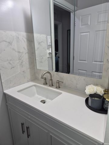 122 S Liberty Street, South Bend, IN 46619