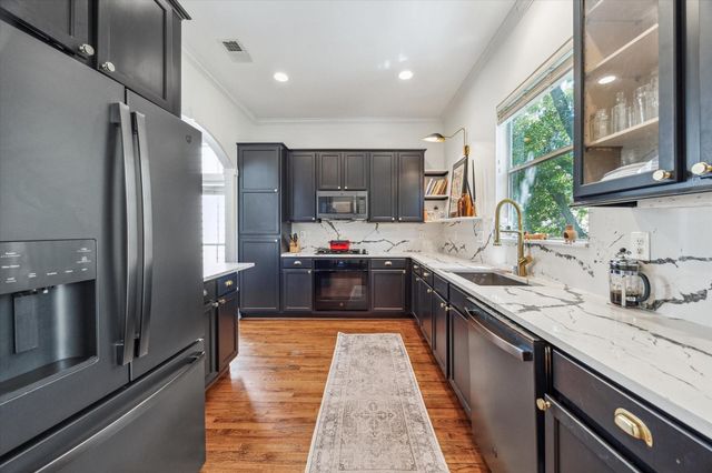 4013 Blossom Street, Houston, TX 77007