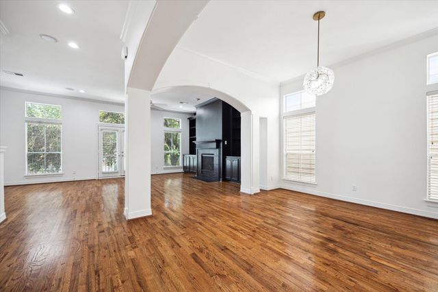 4013 Blossom Street, Houston, TX 77007