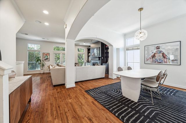 4013 Blossom Street, Houston, TX 77007